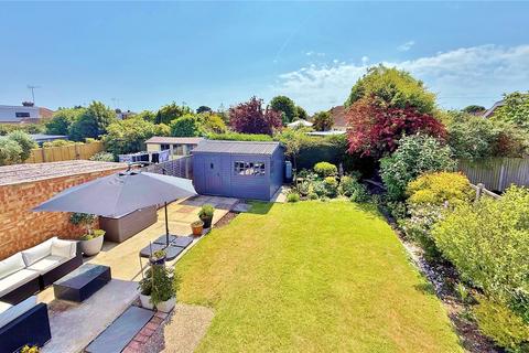 4 bedroom bungalow for sale, Hillview Crescent, East Preston, Littlehampton, West Sussex, BN16