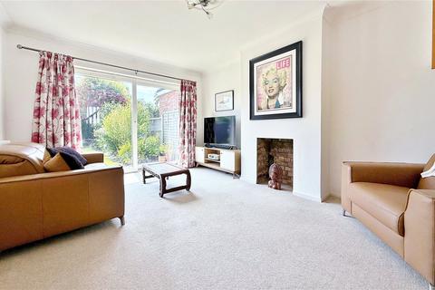 4 bedroom bungalow for sale, Hillview Crescent, East Preston, Littlehampton, West Sussex, BN16