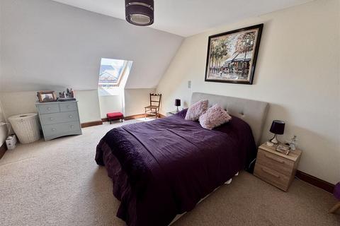 1 Clos Gwyn, Tumble, Llanelli, SA14 6AJ