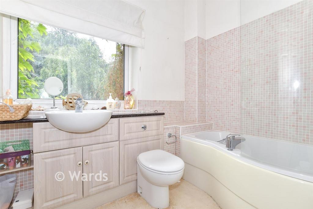 En-Suite Bathroom