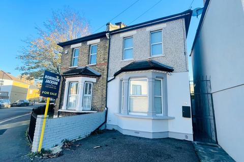 3 bedroom end of terrace house for sale, Wildfell Road, London, SE6