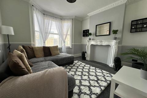 3 bedroom end of terrace house for sale, Wildfell Road, London, SE6