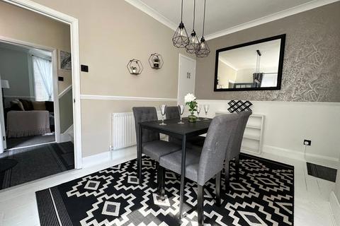 3 bedroom end of terrace house for sale, Wildfell Road, London, SE6