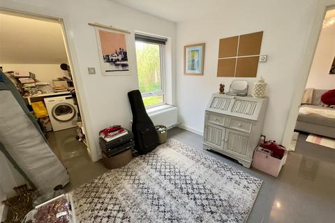 8 Flora Drive, Salford, M7 1TB