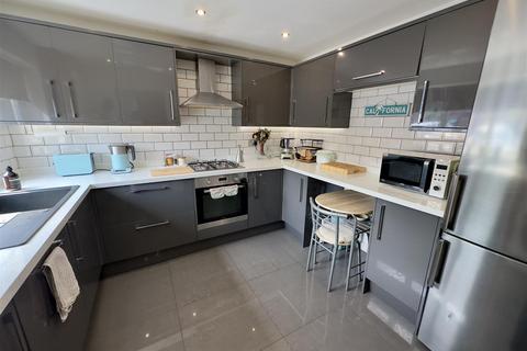 8 Flora Drive, Salford, M7 1TB