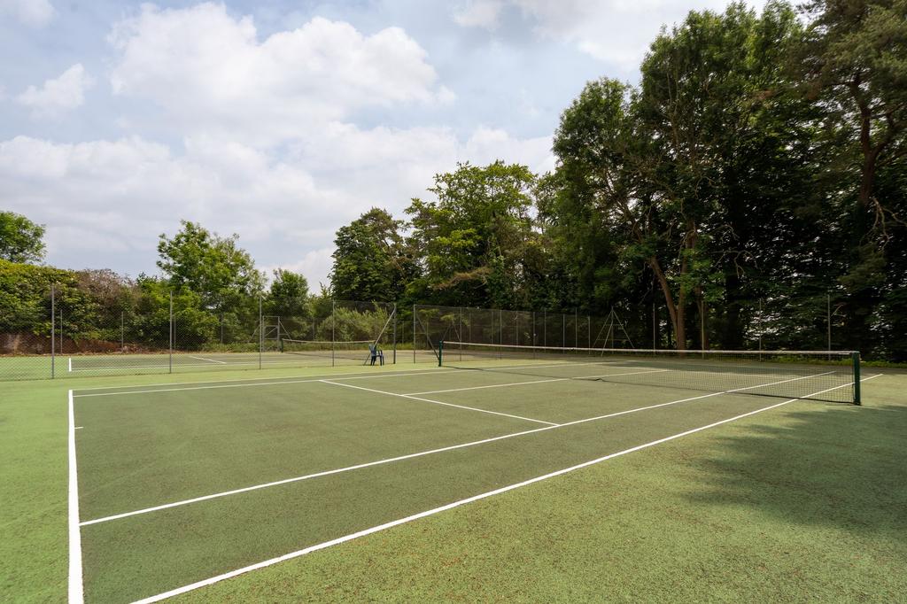 Communal Tennis Courts