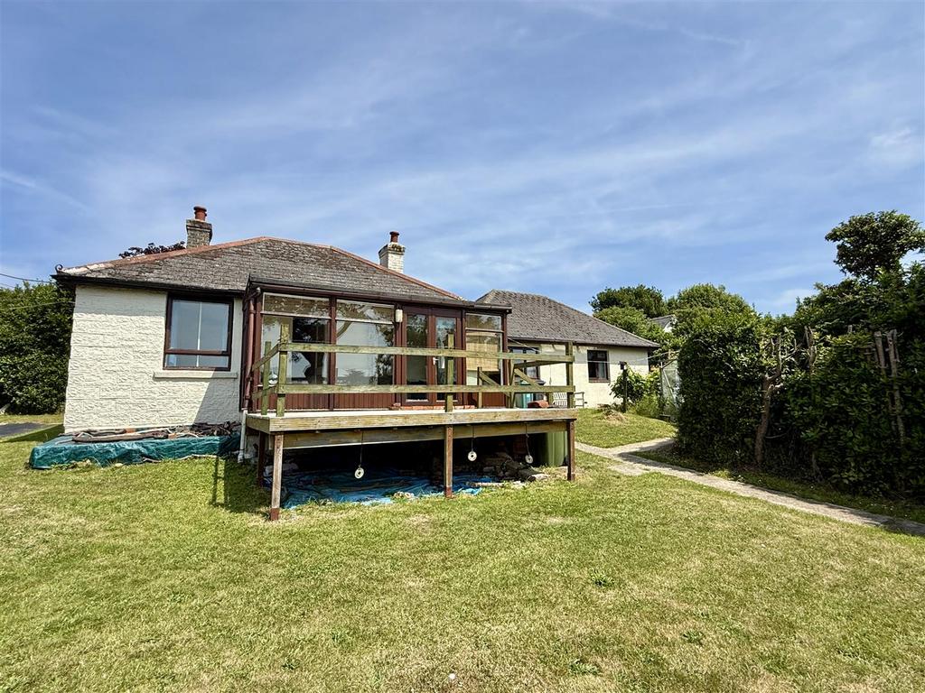 Solent View Road, Gurnard 4 bed bungalow for sale - £650,000