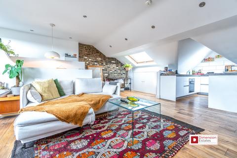 2 bedroom flat to rent, Evering Road, Upper Clapton, Hackney, E5