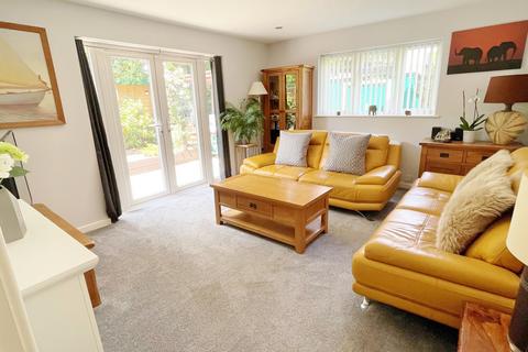 2 bedroom detached bungalow for sale, Fawley Road, Hythe