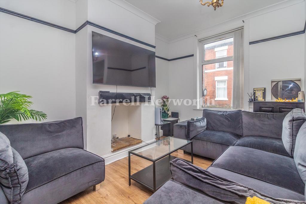 Lounge image 3
