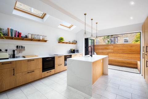 42 Strahan Road, London, E3 5DB
