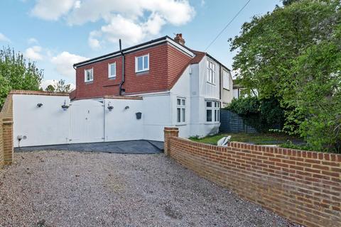 113 Foxon Lane, Caterham, CR3 5SJ