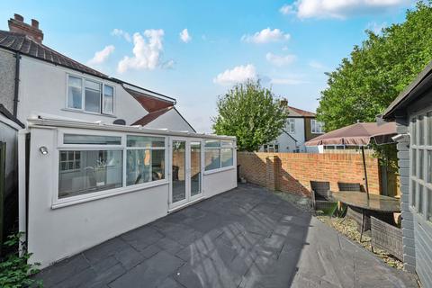113 Foxon Lane, Caterham, CR3 5SJ