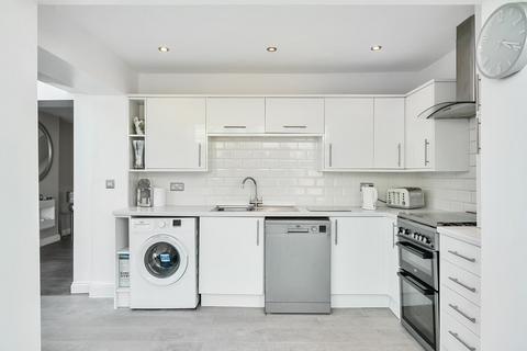 113 Foxon Lane, Caterham, CR3 5SJ