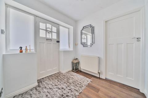 113 Foxon Lane, Caterham, CR3 5SJ