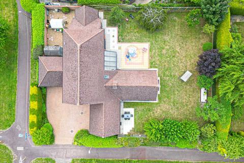 5 bedroom detached house for sale, Simpson Road, Milton Keynes MK7