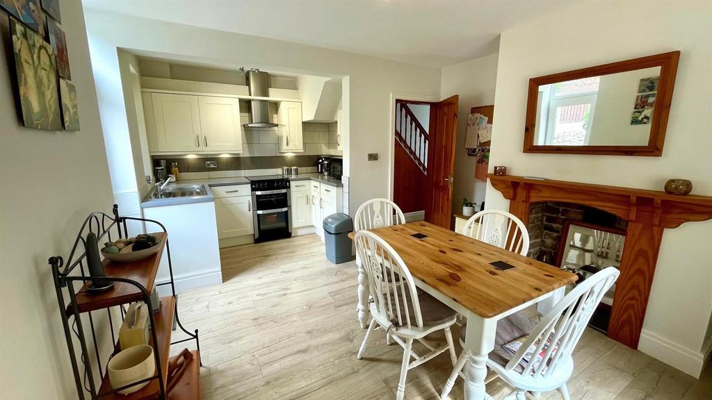 Open plan kitchen/dining room