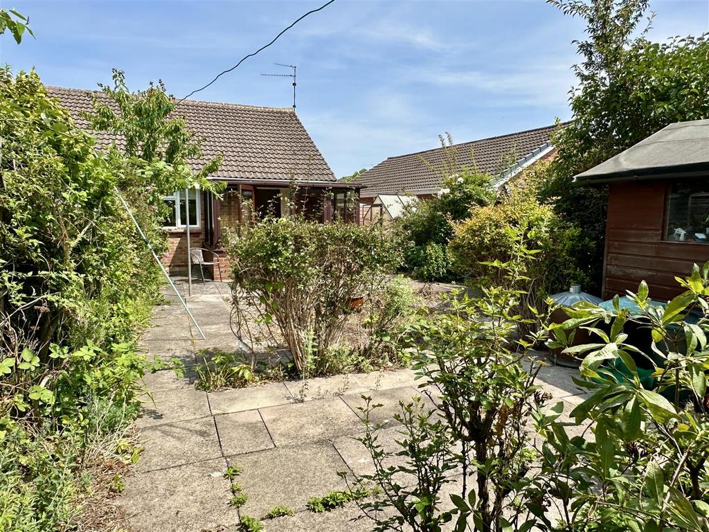 Garden to house