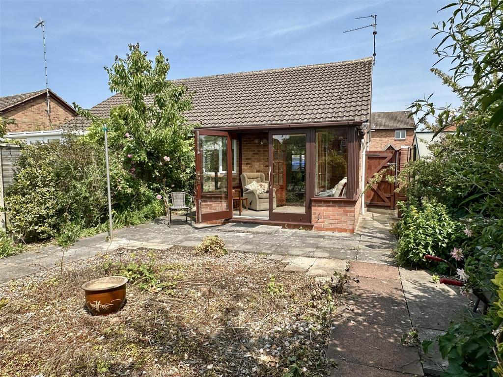 Garden to house