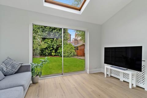 4 Barton Avenue, Grappenhall, Warrington, WA4 2LE