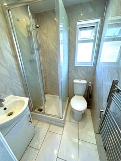 Studio to rent, Ilford Lane, Ilford IG1