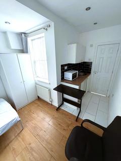 Studio to rent, Ilford Lane, Ilford IG1