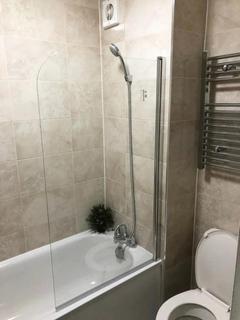 3 bedroom flat to rent, Lovelace Road