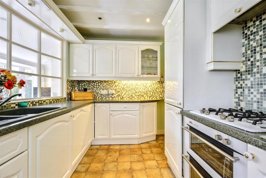 Kitchen 1.jpeg