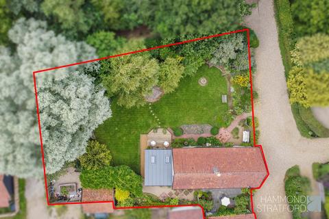 4 bedroom detached house for sale, Norwich Road, Tacolneston