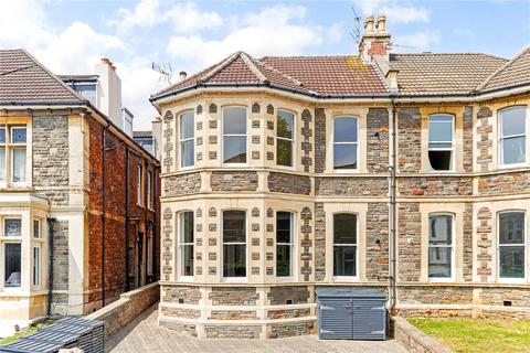 5 bedroom semi-detached house for sale
