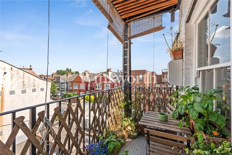 2 bedroom apartment for sale, Grand Parade, Green Lanes, Harringay, N4