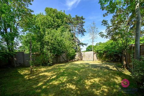 18a Milespit Hill, London, NW7 2PL