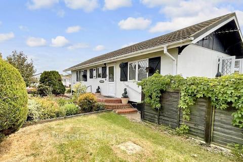 2 bedroom mobile home for sale, Lower Dunton Road, Dunton, Brentwood, Essex