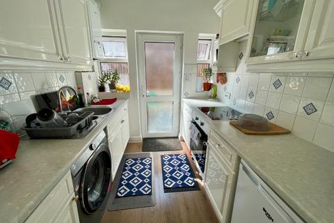 2 bedroom semi-detached house for sale, Stanford Road, Luton, Bedfordshire, LU2 0PY