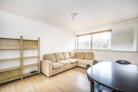 2 bedroom flat to rent, Parkgate Road, Battersea Park, SW11