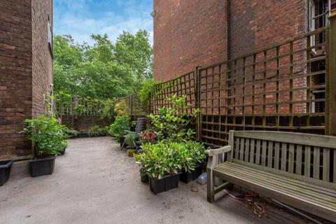 2 bedroom flat to rent, Parkgate Road, Battersea Park, SW11