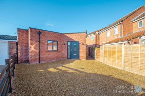 2a Edenside Drive, Attleborough, NR17 2EL