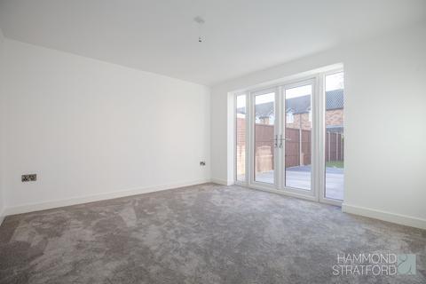 2a Edenside Drive, Attleborough, NR17 2EL