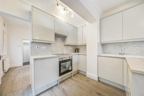 undefined, Elm Road, Kingston Upon Thames KT2