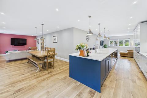 17 Copper Beech Close, Swanland, North Ferriby, HU14 3LR