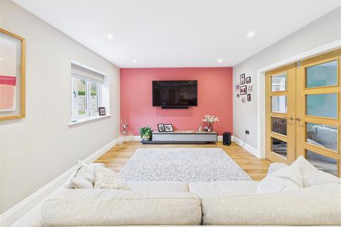 17 Copper Beech Close, Swanland, North Ferriby, HU14 3LR