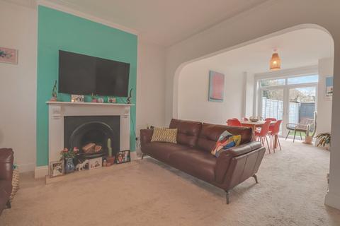 328 Central Avenue, Southend-on-sea, SS2 4EG