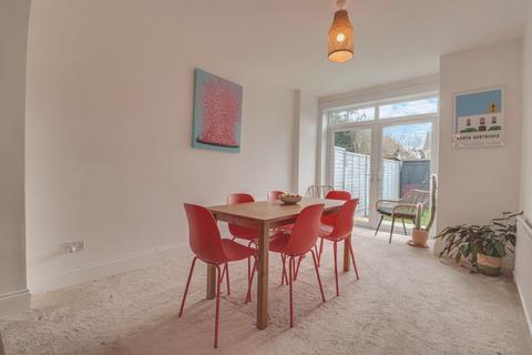 328 Central Avenue, Southend-on-sea, SS2 4EG