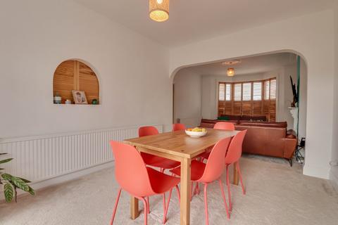 328 Central Avenue, Southend-on-sea, SS2 4EG
