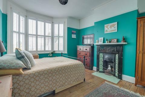 328 Central Avenue, Southend-on-sea, SS2 4EG