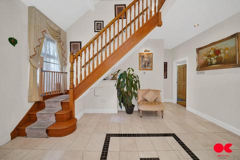 4 bedroom semi-detached bungalow for sale, Trenance Gardens, Ilford IG3