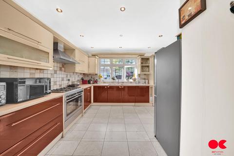 4 bedroom semi-detached bungalow for sale, Trenance Gardens, Ilford IG3