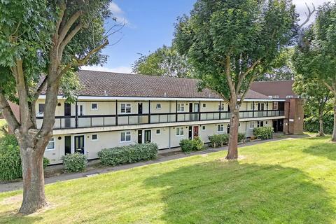 1 bedroom flat to rent, Newhall Court, Waltham Abbey EN9