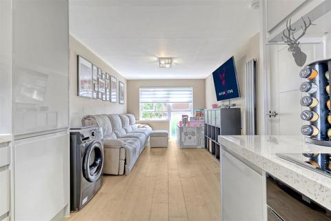 1 bedroom flat to rent, Newhall Court, Waltham Abbey EN9