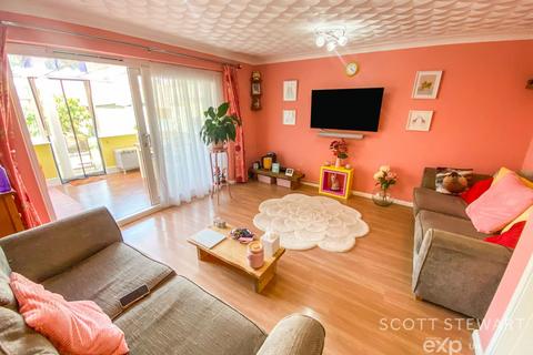 32 Bellmans Road, Whittlesey, Peterborough, PE7 1TY